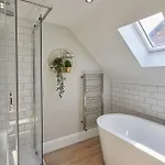 The Penthouse Retreat Апартаменты