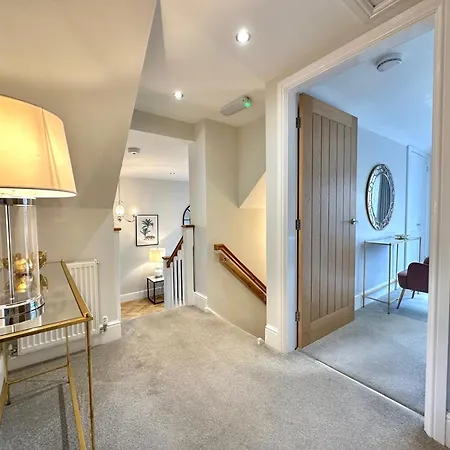 Апартаменты The Penthouse Retreat