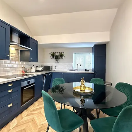 The Penthouse Retreat Апартаменты Уитби