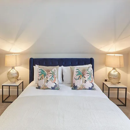 The Penthouse Retreat Уитби