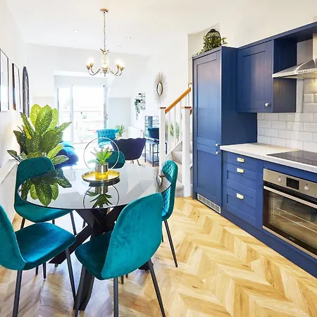The Penthouse Retreat Апартаменты