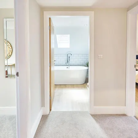 The Penthouse Retreat Апартаменты *